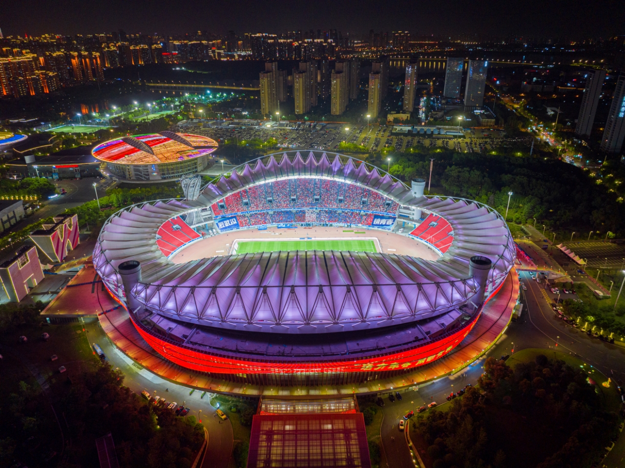 漢超揭幕戰(zhàn)門票開售在即，美食生活薈、百萬消費(fèi)券、千元福利包等您來享