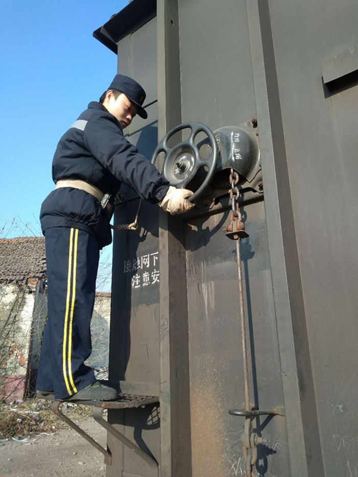 一家三口都在同一火車站工作,崗位距離不足500米卻難聚首(圖2) 一家三口都在同一火車站工作,崗位距離不足500米卻難聚首(圖2)