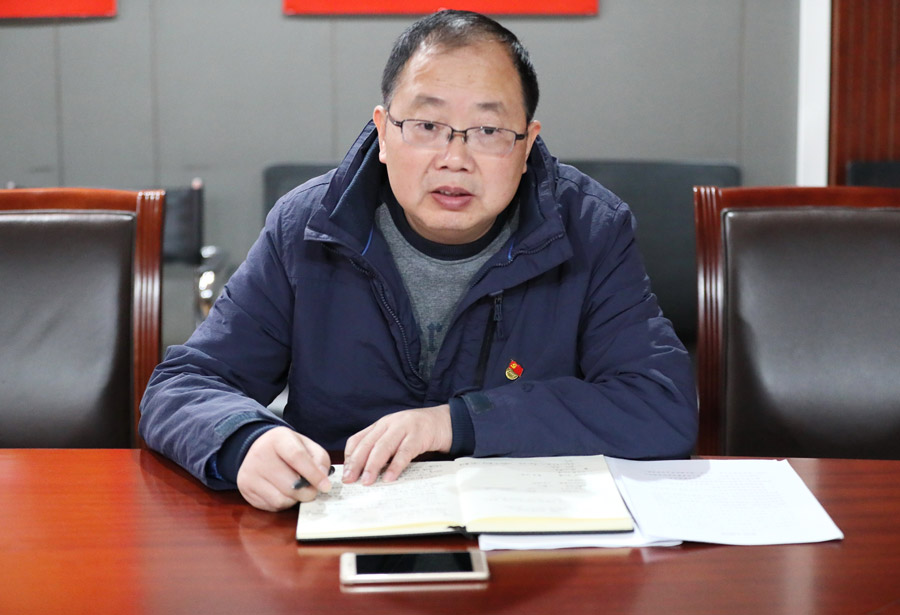 先學(xué)一步 學(xué)深一層 武漢體育中心紀(jì)委傳達(dá)學(xué)習(xí)十九屆四中全會精神(圖2) 先學(xué)一步 學(xué)深一層 武漢體育中心紀(jì)委傳達(dá)學(xué)習(xí)十九屆四中全會精神(圖2)