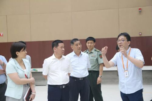 張世華現(xiàn)場調(diào)研加快軍運會主媒體中心后期建設(shè)(圖2) 張世華現(xiàn)場調(diào)研加快軍運會主媒體中心后期建設(shè)(圖2)