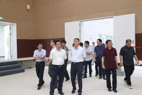 張世華現(xiàn)場調(diào)研加快軍運會主媒體中心后期建設(shè)(圖3) 張世華現(xiàn)場調(diào)研加快軍運會主媒體中心后期建設(shè)(圖3)