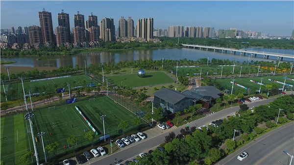 足球的溫度——武漢˙中國車都城市足球公園開放一周年紀(jì)略(圖8) 足球的溫度——武漢˙中國車都城市足球公園開放一周年紀(jì)略(圖8)