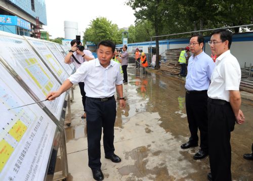 市人大考察軍運會籌備工作(圖6) 市人大考察軍運會籌備工作(圖6)