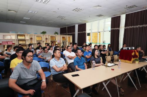 第五期“新時代大講堂”暨“七一”建黨節(jié)紀念活動在武漢體育中心舉行(圖1) 第五期“新時代大講堂”暨“七一”建黨節(jié)紀念活動在武漢體育中心舉行(圖1)