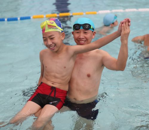 2018全民健身日活動暨水上趣味運動會在武漢體育中心游泳館清涼收官(圖9) 2018全民健身日活動暨水上趣味運動會在武漢體育中心游泳館清涼收官(圖9)