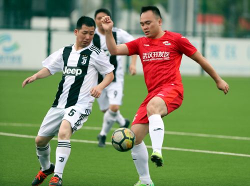 “東風本田杯”足球邀請賽開幕 車都綠茵隊取得開門紅(圖5) “東風本田杯”足球邀請賽開幕 車都綠茵隊取得開門紅(圖5)