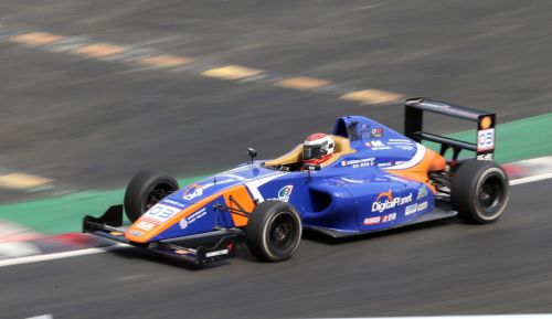 “鐵馬”激情角逐產(chǎn)生多個項目冠軍(圖4) “鐵馬”激情角逐產(chǎn)生多個項目冠軍(圖4)