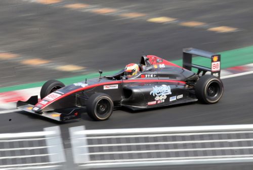 F4、飄移兩項(xiàng)賽事收官  房車和耐力錦標(biāo)賽相繼上演(圖2)