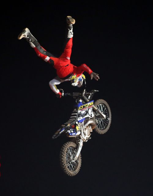 6天吸引10萬觀眾現(xiàn)場觀看 精彩“鐵馬”在武漢體育中心閉幕(圖4) 6天吸引10萬觀眾現(xiàn)場觀看 精彩“鐵馬”在武漢體育中心閉幕(圖4)