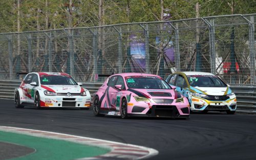 6天吸引10萬觀眾現(xiàn)場觀看 精彩“鐵馬”在武漢體育中心閉幕(圖8) 6天吸引10萬觀眾現(xiàn)場觀看 精彩“鐵馬”在武漢體育中心閉幕(圖8)