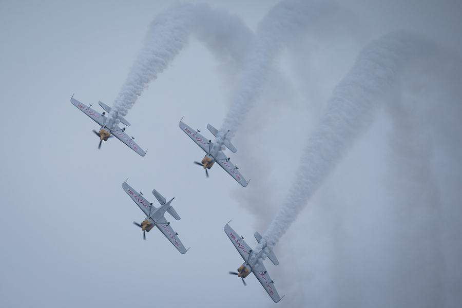 空中F1車都展翅！(圖1)