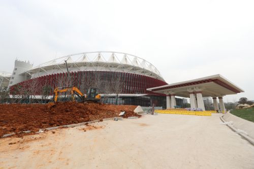 胡立山調(diào)研軍運(yùn)會(huì)主場(chǎng)館建設(shè)(圖1) 胡立山調(diào)研軍運(yùn)會(huì)主場(chǎng)館建設(shè)(圖1)