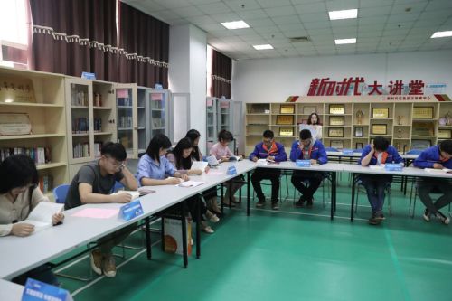 文明迎軍運 書香潤武體 武漢體育中心舉辦首屆職工讀書節(jié)(圖1) 文明迎軍運 書香潤武體 武漢體育中心舉辦首屆職工讀書節(jié)(圖1)