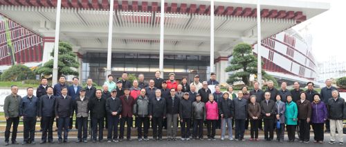 市老領(lǐng)導(dǎo)參觀考察武漢體育中心(圖8) 市老領(lǐng)導(dǎo)參觀考察武漢體育中心(圖8)