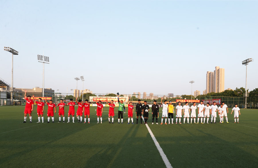 全市職工足球聯(lián)賽第二階段比賽 ▏車(chē)都綠茵5：0大勝動(dòng)車(chē)組武漢客運(yùn)段(圖1)