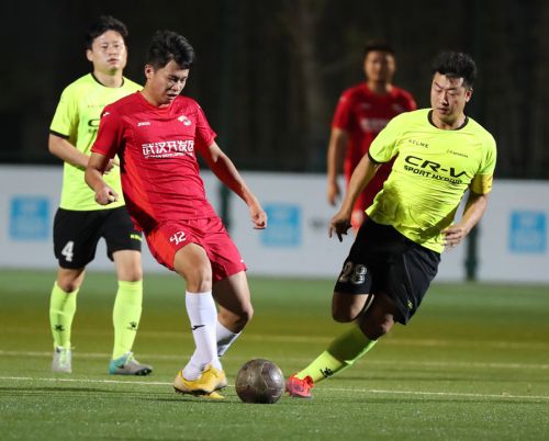 全市職工足球賽落幕 武漢開發(fā)區(qū)隊奪冠(圖5) 全市職工足球賽落幕 武漢開發(fā)區(qū)隊奪冠(圖5)