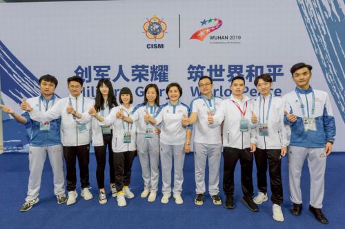 使命刻在心中 責任扛在肩上——記軍運會游泳競賽綜合事務主管何文璐(圖1) 使命刻在心中 責任扛在肩上——記軍運會游泳競賽綜合事務主管何文璐(圖1)