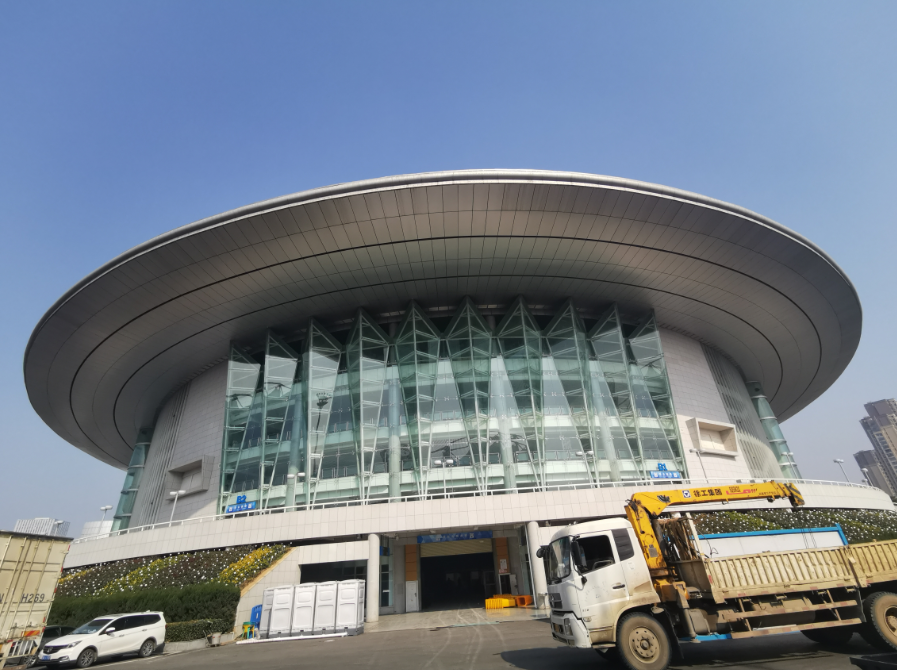 日夜趕織生命之網(wǎng) 武漢體育中心“方艙醫(yī)院”建設(shè)完成 彭浩要求同時(shí)間賽跑與病魔較量(圖10) 日夜趕織生命之網(wǎng) 武漢體育中心“方艙醫(yī)院”建設(shè)完成 彭浩要求同時(shí)間賽跑與病魔較量(圖10)