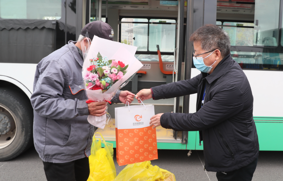 武漢開發(fā)區(qū)體育中心方艙醫(yī)院休艙(圖3) 武漢開發(fā)區(qū)體育中心方艙醫(yī)院休艙(圖3)