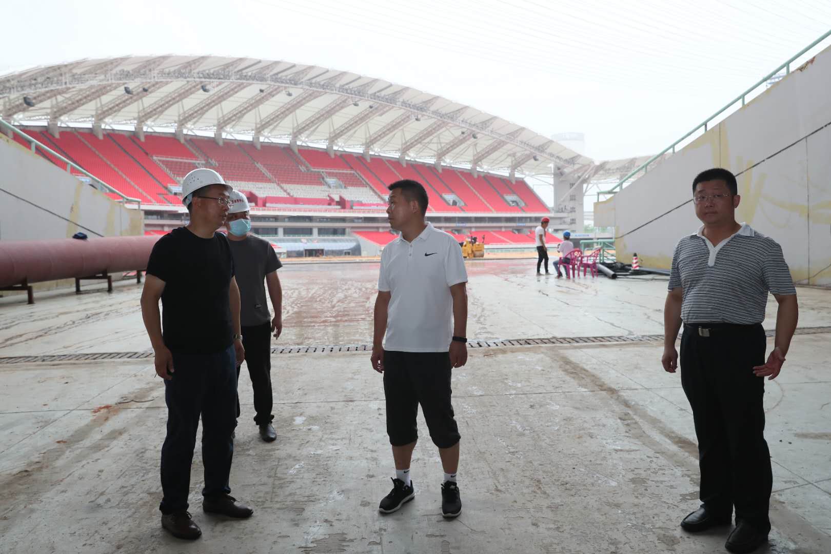 落實(shí)安全生產(chǎn)責(zé)任，強(qiáng)化暴雨應(yīng)急措施，確保復(fù)工復(fù)產(chǎn)工作順利推進(jìn)