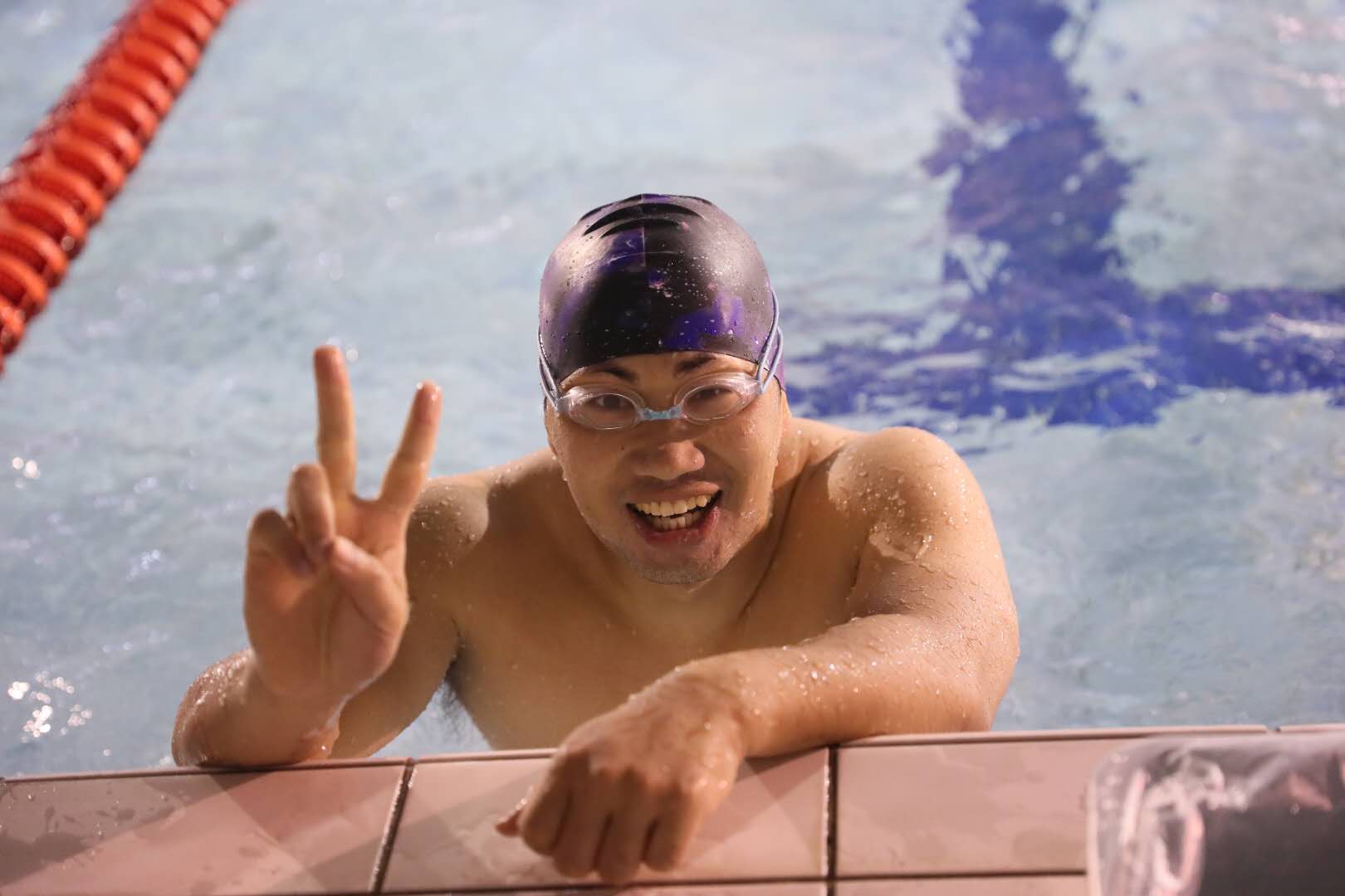 迎波踏浪再擊水 武漢體育中心游泳館時隔681天重啟(圖2) 迎波踏浪再擊水 武漢體育中心游泳館時隔681天重啟(圖2)