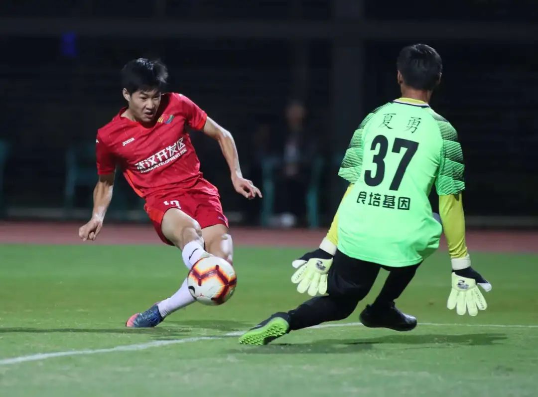 雙冠王來了 車都綠茵隊(duì)成功衛(wèi)冕冠軍(圖7) 雙冠王來了 車都綠茵隊(duì)成功衛(wèi)冕冠軍(圖7)