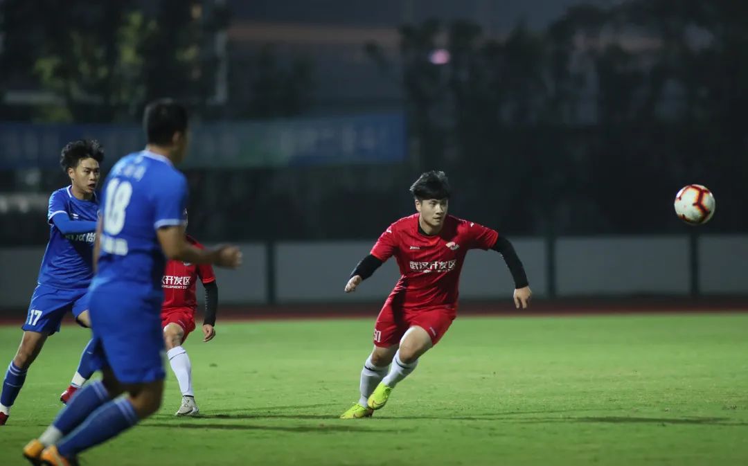 雙冠王來了 車都綠茵隊(duì)成功衛(wèi)冕冠軍(圖9) 雙冠王來了 車都綠茵隊(duì)成功衛(wèi)冕冠軍(圖9)