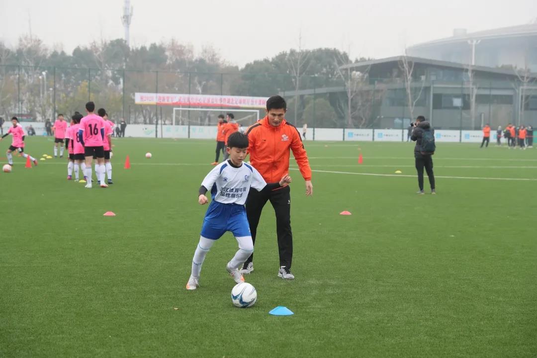 運(yùn)動(dòng)賦能 體教融合|武漢體育中心足球嘉年華暨湖北足球明星公開課活動(dòng)圓滿落幕(圖6) 運(yùn)動(dòng)賦能 體教融合|武漢體育中心足球嘉年華暨湖北足球明星公開課活動(dòng)圓滿落幕(圖6)