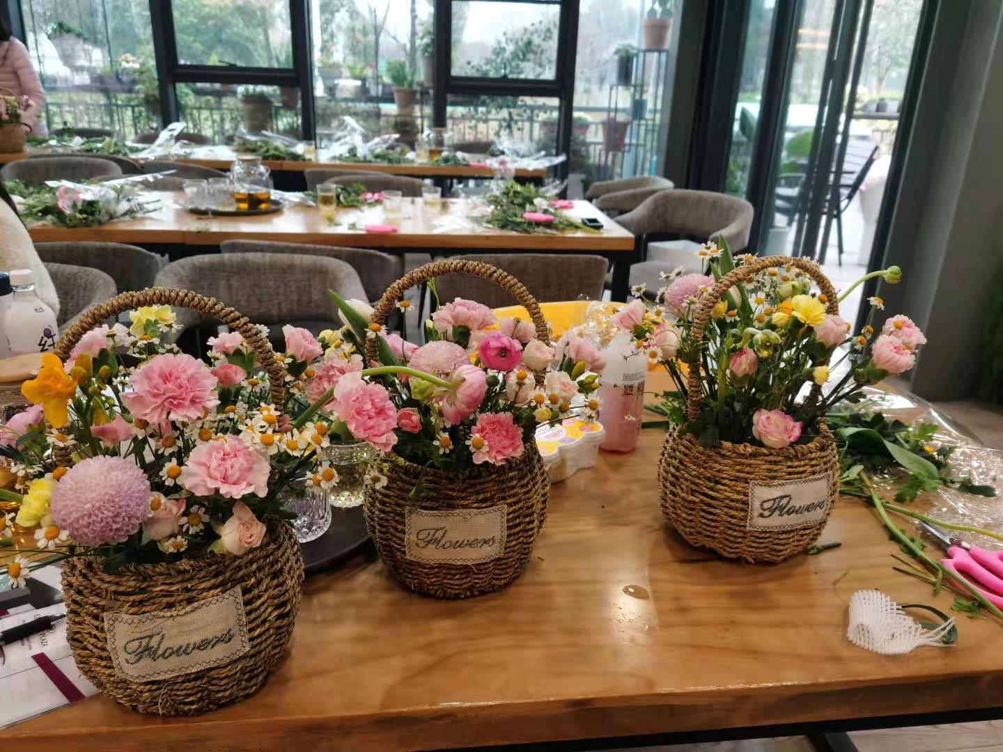 情暖三月 如花綻放 工會三八節(jié)花藝活動溫情上演(圖5) 情暖三月 如花綻放 工會三八節(jié)花藝活動溫情上演(圖5)